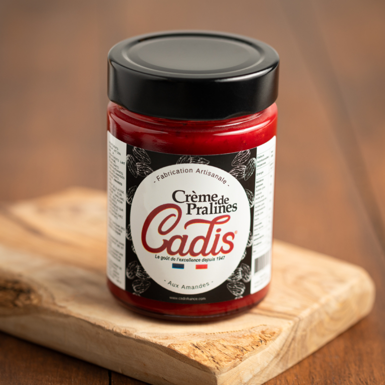 Pot de crème de pralines roses amandes concassées. Pâte à tartiner. Grâce à elle, vous pourrez réaliser la fameuse tarte aux pralines (voir notre recette), l'insérer dans vos cookies ou encore la déguster sur des crêpes, brioches voir à la cuillère pour les plus gourmands !
