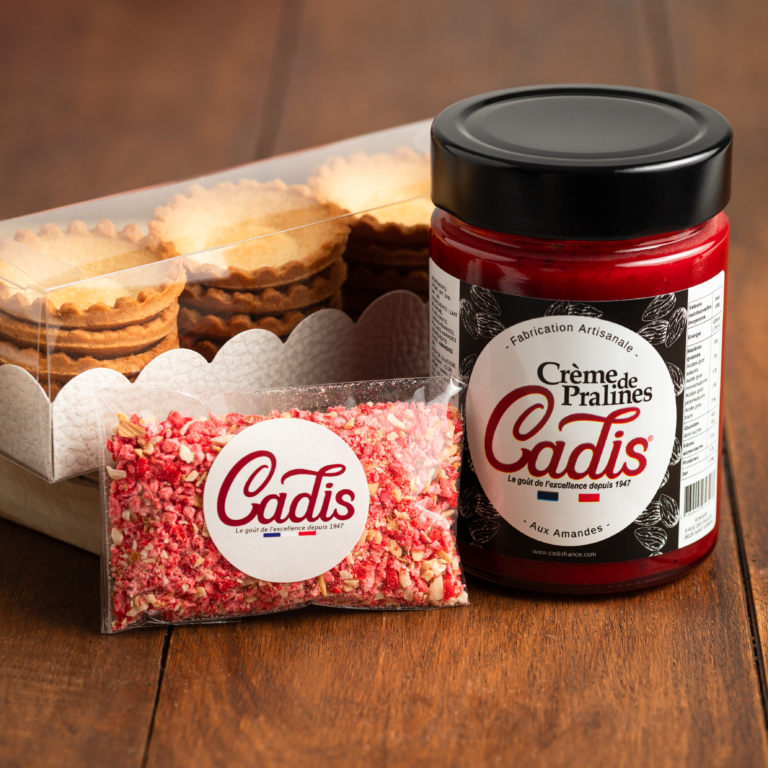 Un kit tartelettes crème de pralines amandes, pour réaliser vos propres tartelettes à la praline ultra gourmandes. Le kit est composé d'un pot de crème de pralines aux amandes de 330g, de 15 tartelettes pur beurre et de 50g de poudre de pralines à mettre en topping. Plus besoin de chercher très loin, votre goûter est à portée de main !