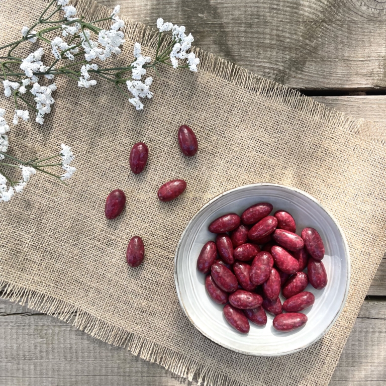Succombez à nos Liquicroc coeur de framboise : dragées chocolat avec un cœur fondant à la framboise. Ce délicieux mélange acidulé pourrait bien vous surprendre.